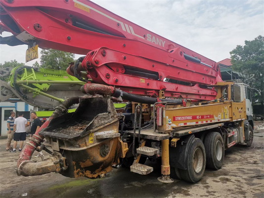 Máy bơm bê tông cho xe tải đã qua sử dụng trong xây dựng Máy bơm bùng nổ Putzmeister có điều khiển từ xa