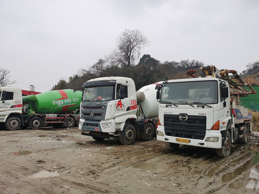 Máy trộn bê tông cũ tự động hạng nặng với máy bơm chạy bằng động cơ diesel