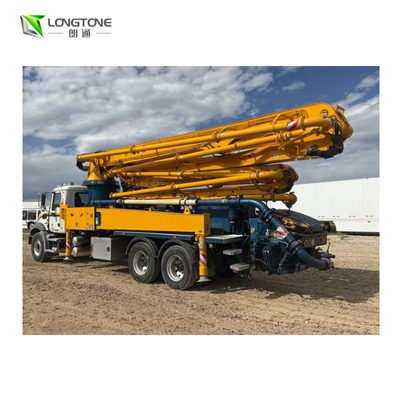 Máy bơm bê tông xe tải 25T đã qua sử dụng với Max. Chiều cao giao hàng 24 - 36 M Dung tích thùng dầu 320L