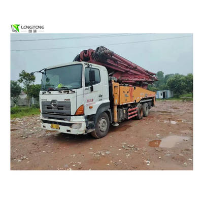 Xe bơm bê tông đã qua sử dụng có đường kính xi lanh bơm 230mm Thể tích thùng 700L